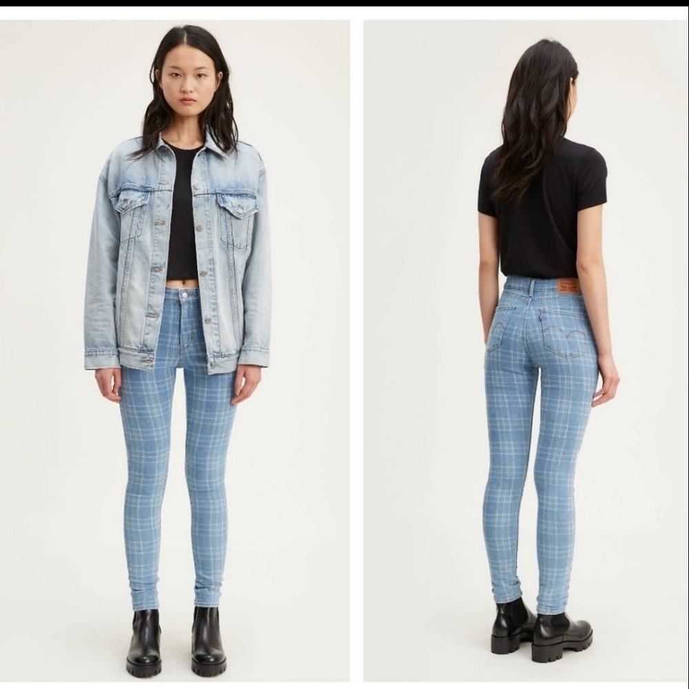 Levi’s Wedgie Straight Plaid Jeans